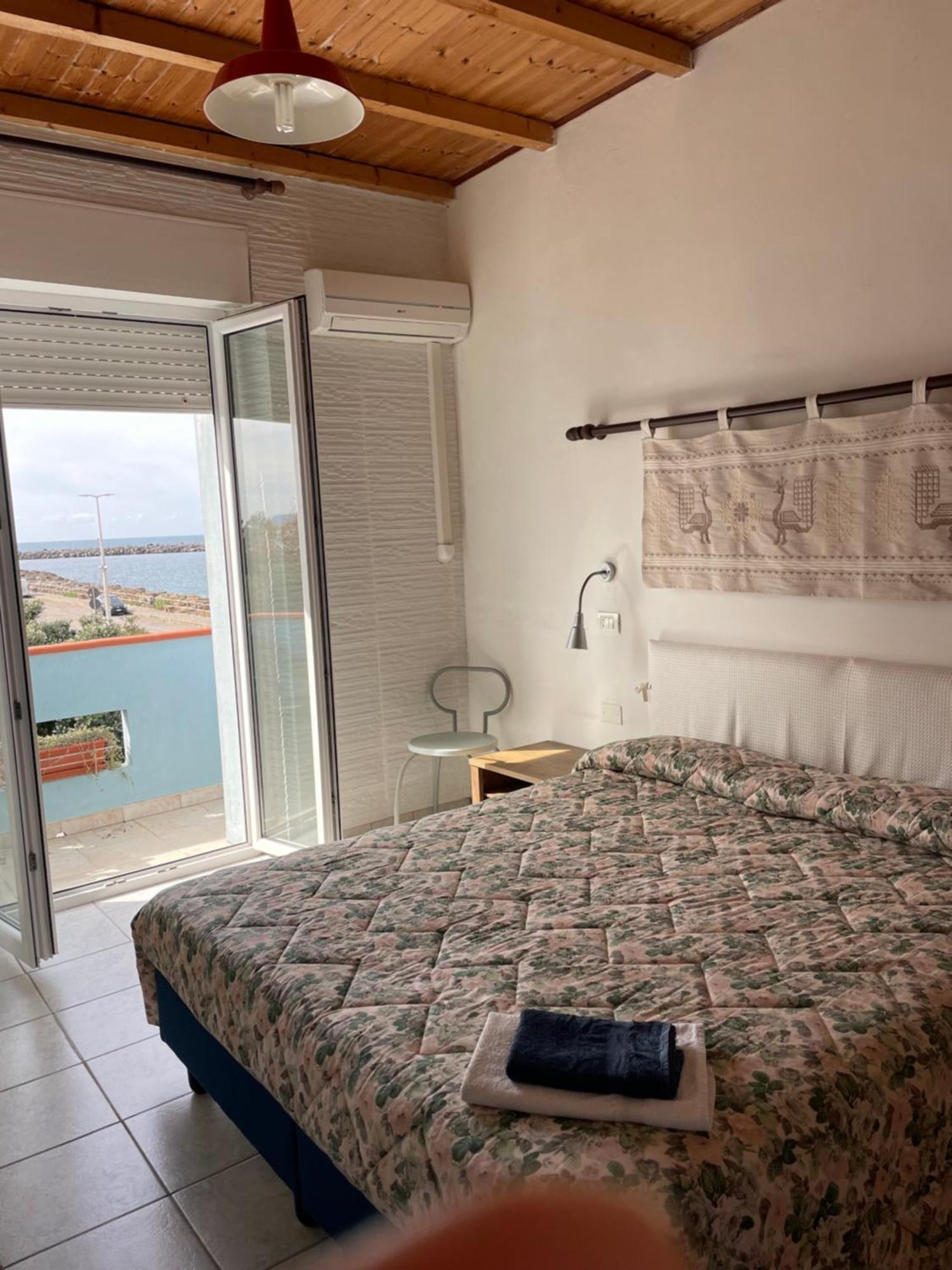 Hotel Miramare Bosa Marina Exteriör bild