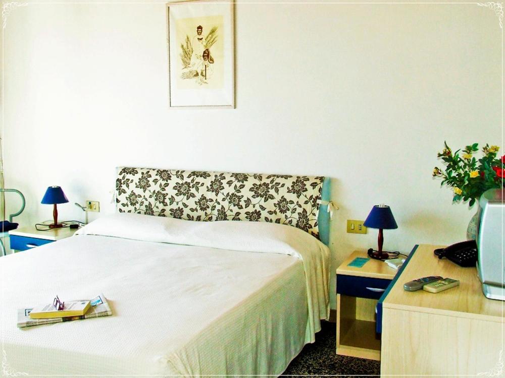 Hotel Miramare Bosa Marina Rum bild